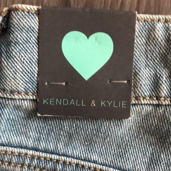 Kendall & Kylie denim shorts size 3 - Picture 4 of 5
